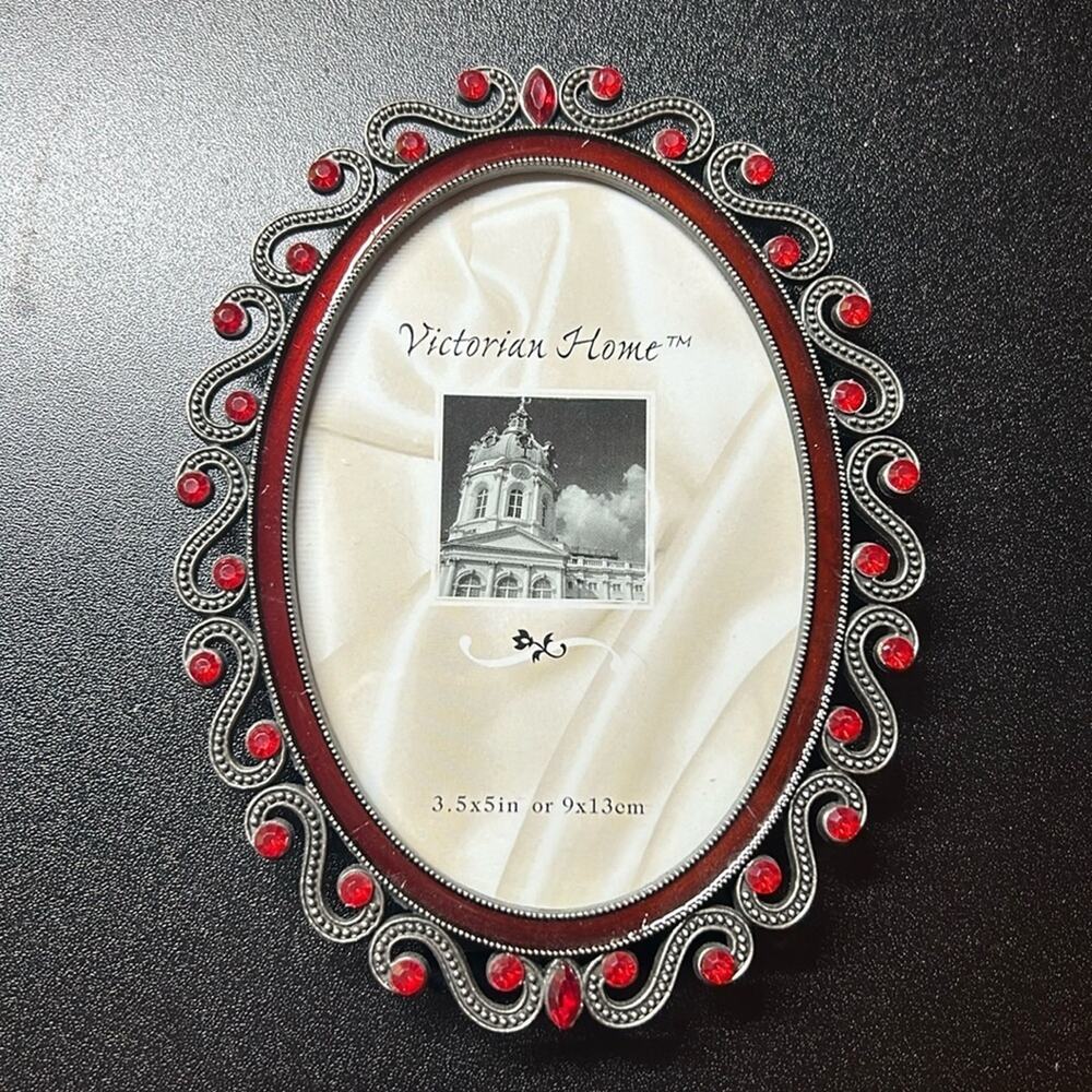 Vintage Victorian Home Oval Picture Frame with Red Stones Table Decoration 3.5x5